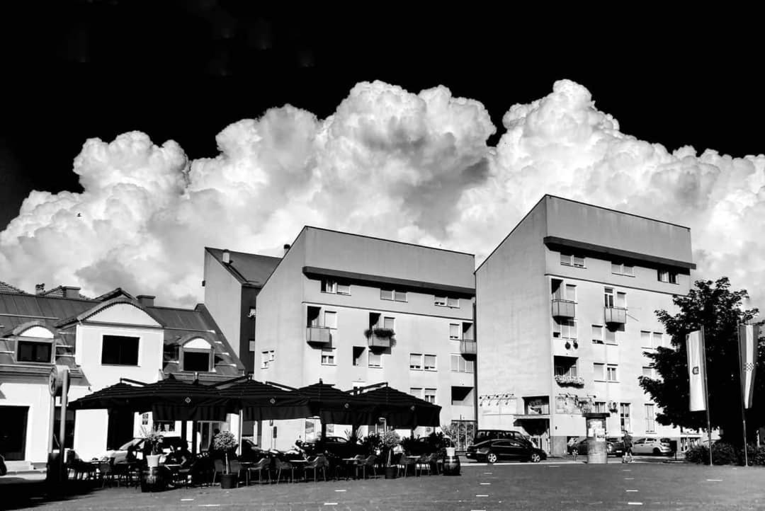 Happy Home Gospic Bagian luar foto