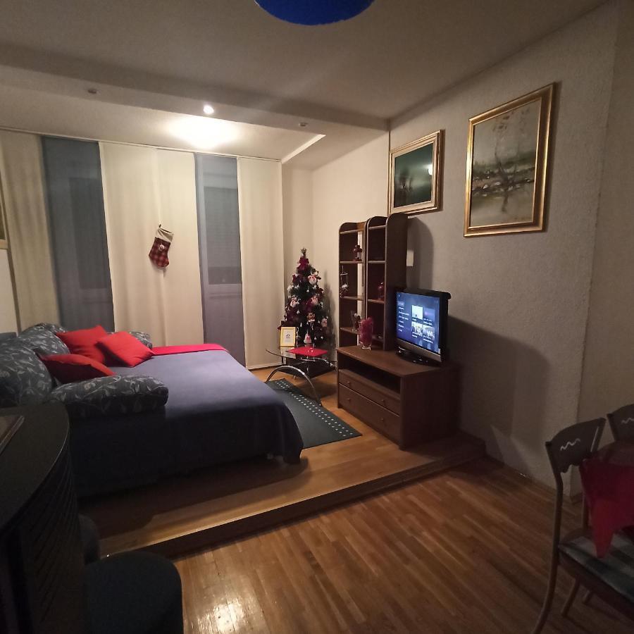 Happy Home Gospic Bagian luar foto